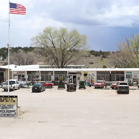 Grand Canyon Caverns Inn