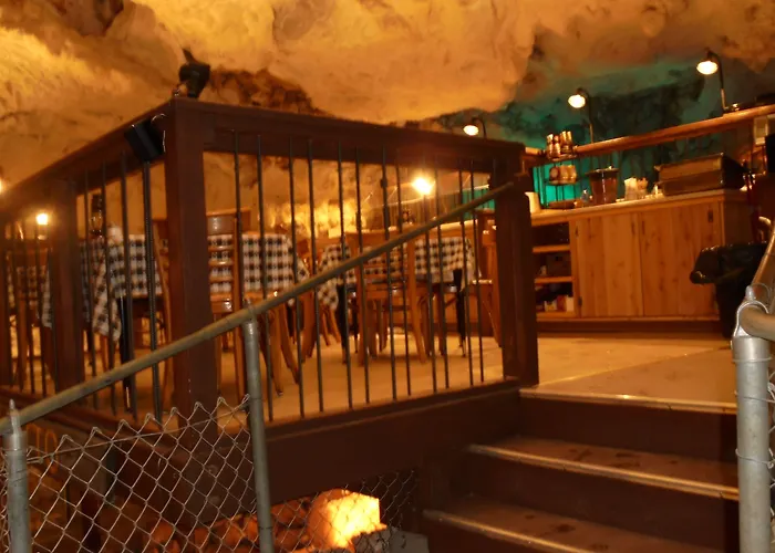 Grand Canyon Caverns 2*